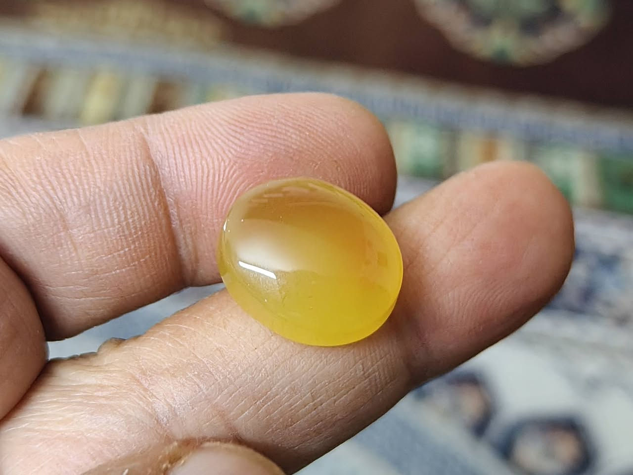 رؤعه من العقيق اليماني الانسي اصفر مزعفر طبيعي حرر غير معالج السعر 40 الف للطلب ***********
