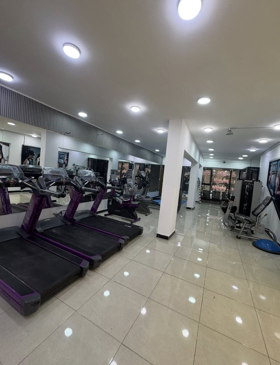 البياع شارع معتز مقابل قاعة اندلس ورقم هذا حجز ولوكيش دزوا رساله ع واتساب ***********
