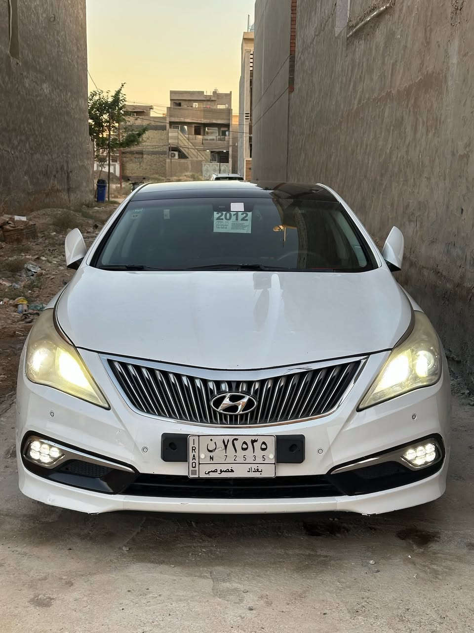 هيونداي أزيرا 
محرك حجم V6 3000
وارد خليجي بيها صبغ هلال جاملغ وباب خلفي مبخبر بدون دواخل
الون ابيض صدفي
فول 1/1
بصمه ابواب
ويل كروم 18 تخم تاير جديد
بانوراما سلايد طكتين
نخم تاير جديد
محرك وكير كفاله
تبريد قطعتين ثلج
ثلاجه بالجكمجه
تحكم ستيرن جهتين
كروز سرعه
نضام ترحيب
حساسات امامي خلفي
مري شفط
اشاير بالمري
كشن السائق والصدر كهربائي
كشنات جلد داخل قرميدي
شاشه اعطال
بردات خلفيه كهرباء بلاد
بجم كله زنون عالي ناصي وبلاجكترات
بجم محدث كامل 17
رقم بغداد
السعر 112 وبيها مجال
مكاني بغداد 
التواصل ***********
