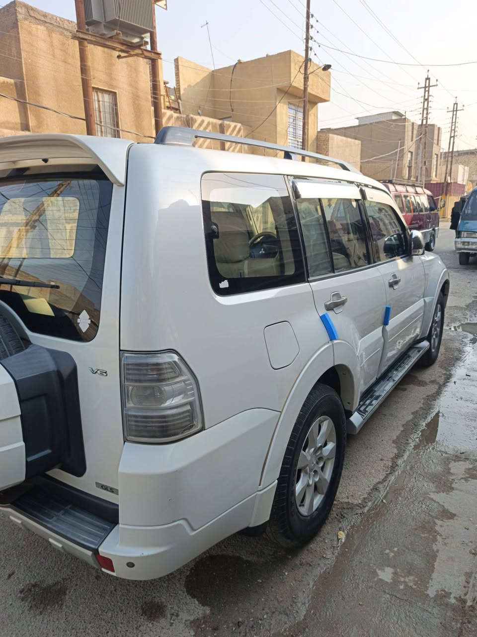 🔥 للبيع متسوبيشي باجيرو 2010 حبتور 🔥كفاله عامه
🚘 مكينة: 3500 V6

🛞 دفع رباعي: 4×4 خفيف + ثقيل

👥 7 ركاب

📊 العداد: 250 ألف

✨ فول مواصفات: ✔️ فتحة سقف

✔️ جلد

✔️ دمام + سستم صوت كامل

✔️ حاكية

✔️ مراي شفط + إشارات بالمراي

✔️ كشنات كهرباء

✔️ ثلاجة

✔️ 3 قطع تبريد

✔️ حساسات خلفية

✔️ زراك لايت

✔️ كامرة (فاصلها)

✔️ بلوتوث

✔️ تحكمات ستيرن 3 جهات

🔧 الحالة: ✅ السيارة جاهزة من كلشي

✅ المحرك والكير بحالة ممتازة

✅ تبريد السيارة ثلج

✅ بيها بارد بسيط جدا بالبنيد وخشم الجاملغ

✅ تايرات جديدة

✅ بطارية جديدة

✅ إدامة كاملة + إدامة جديدة

✅ تبديل بلكات

✅ تنظيف نوزلات

✅ تنظيف منظومة الوقود

✅ راديتر جديد (تحضيرات الصيف)

✅ كاملة برغي – مناقصة

📄 التسجيل: 📍 رقم بغداد

✍️ باسمـي

🔄 تحويل ثاني يوم

💰 السعر: 147 ورقه

(بيها مجال بسيط)

📍 المكان: بغداد – الزعفرانية

📞 للاتصال:

***********
