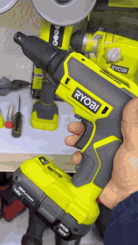 سلام عليكم اخوان 
للبيع 
لقمه وركس 400 نيوتن كامل اصلي برشلز 
دريل جبسن بورد ريوبي برشلز جديد 
الشراي يتصل او خاص ويدلل 
توصيل متوفر 
*********** واتساب
