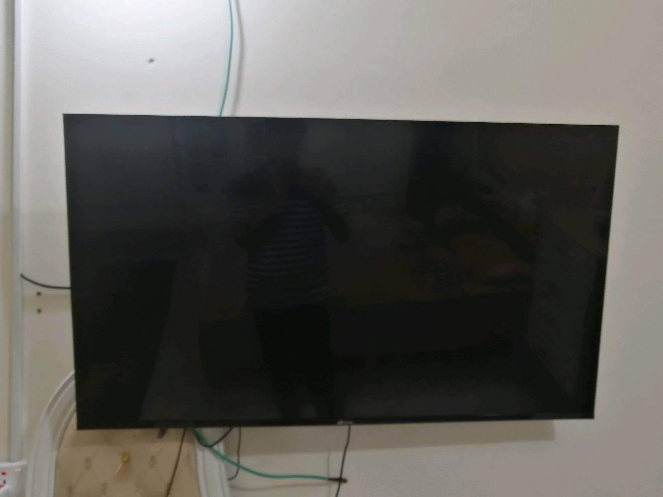 شاشه انكيدو حجم 52 4kسمارت سعرها 450 وياها ريمونات ثنين وستلايت نجوم الرابعة
