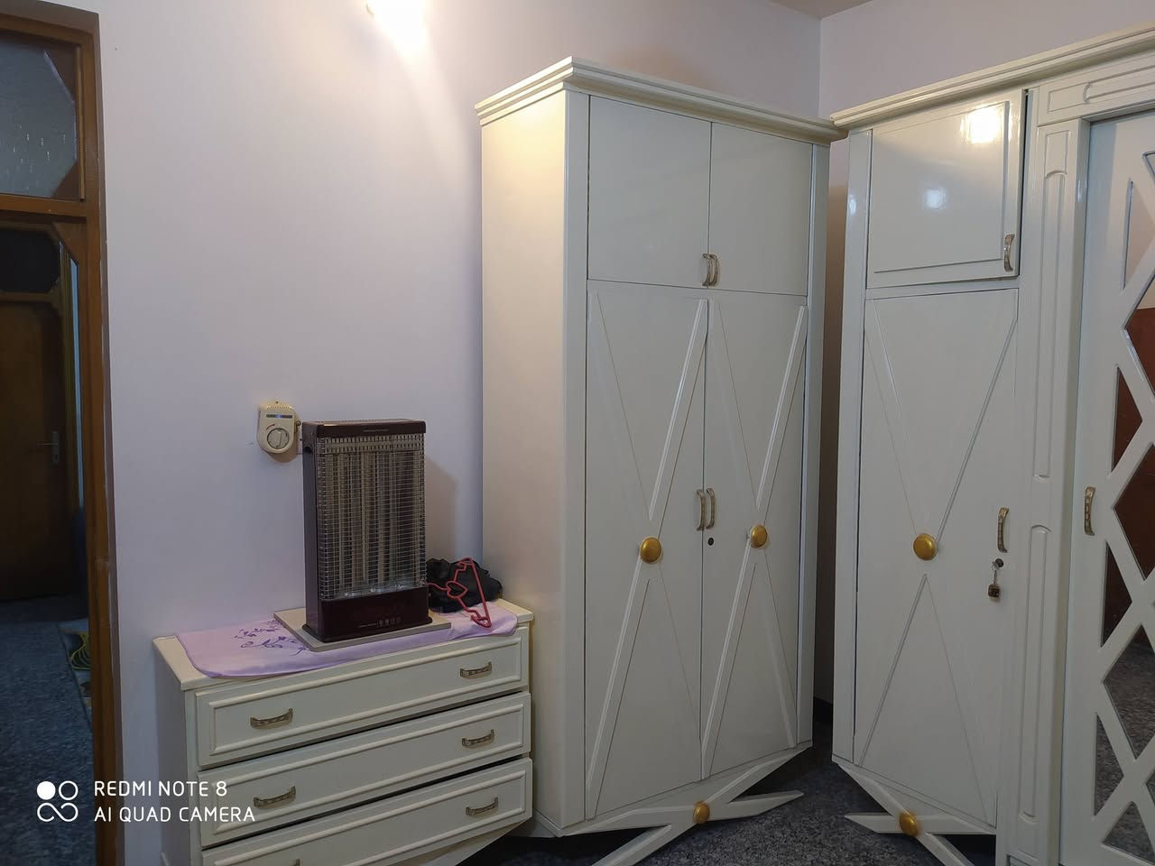 السلام عليكم غرفه للبيع نجاره علي شغل درجه اولى فصال تركي طابقين سلايت للبيع  ***********
