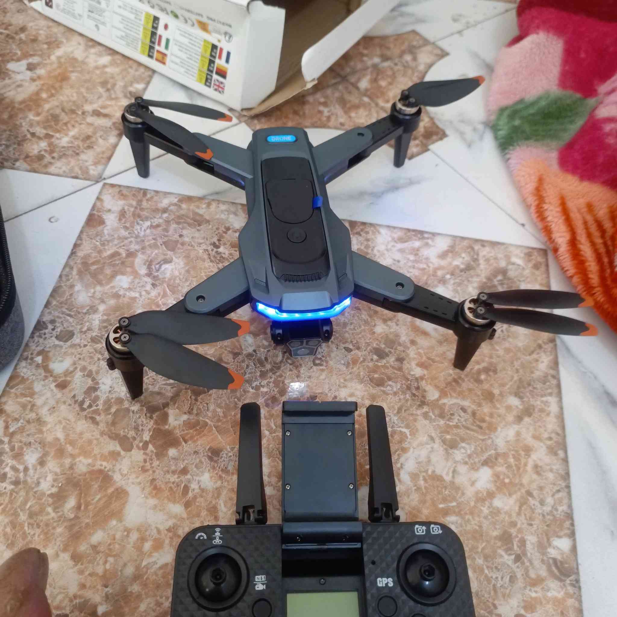 طياره درون للبيع 3 كامرات 3 بطاريات سعرها 75الف***********
