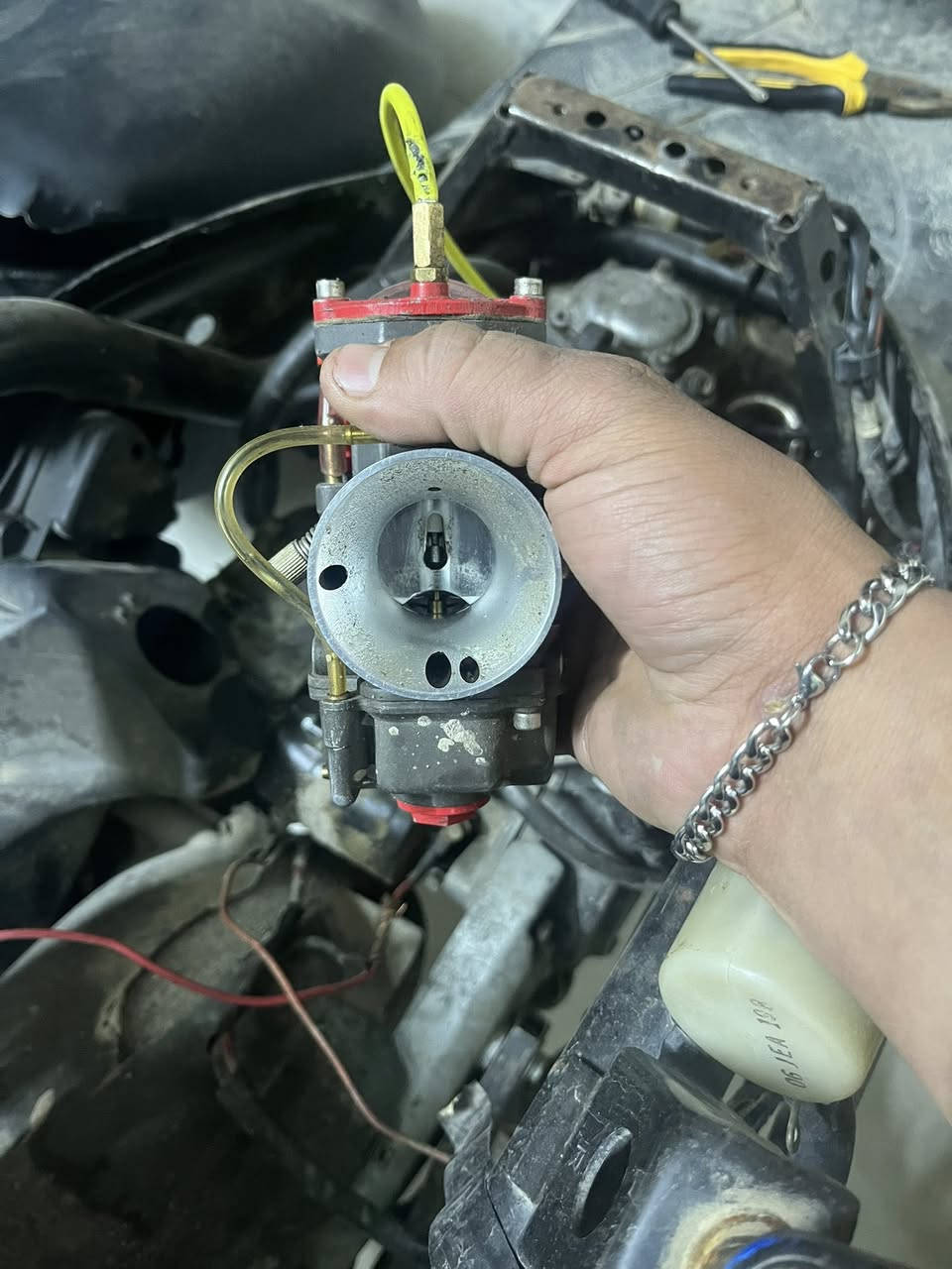 سلام عليكم كابريتر قفاز لبيع رقم *********** مكان بغداد الشعب سوك شلال
