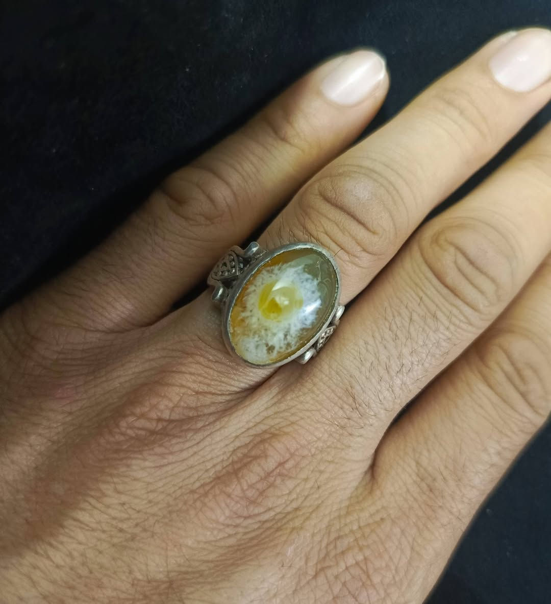 خاتم سليماني اصفر عين مميز وصياغة حلوة للبيع***********
