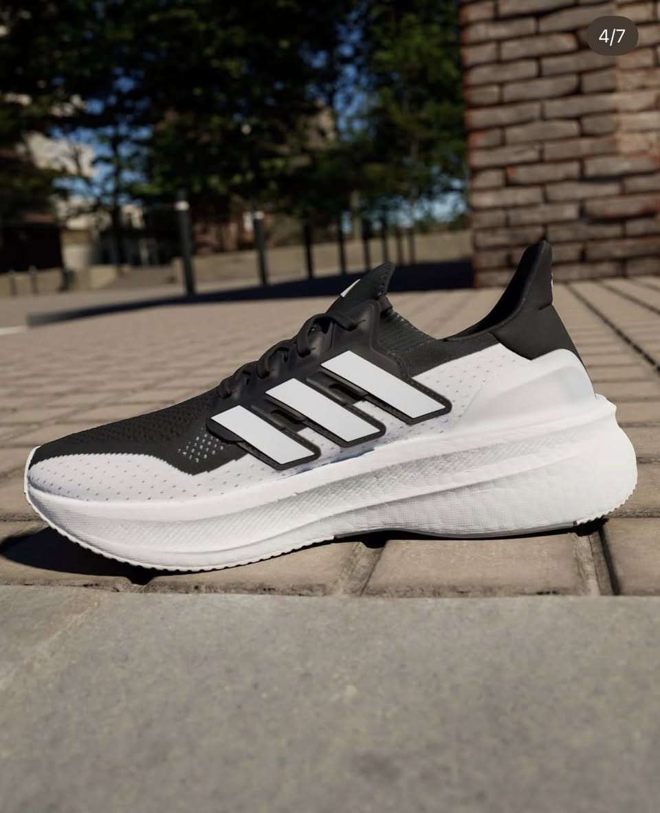 إذا تمشي هواي، تركض، أو حتى بس تريد حذاء يريحك طول اليوم… هذا هو الحل بدون لف ودوران.

✔️ نعل Boost = امتصاص صدمات خرافي
✔️ خفيف بشكل يخلّيك تنسى إنك لابسه
✔️ تصميم شبابي يخليك مميز بكل طلعة
✔️ مناسب للمشي، الجيم، والاستخدام اليومي

💥 هذا مو حذاء عادي… هذا مستوى ثاني من الراحة
قياسات 40 41 42 43 44 45

متوفر ب 3 الوان 🔥
🚚 توصيل لكل محافظات العراق
📦 الكمية محدودة، لا تتأخر

📲 راسلنا هسه وخلي الراحة تبدأ من رجلك

للطلب والاستفسار مراسلة أو الاتصال: ***********

#UltraBoost5 #ترندي_سنكرز #TrendySneakers
