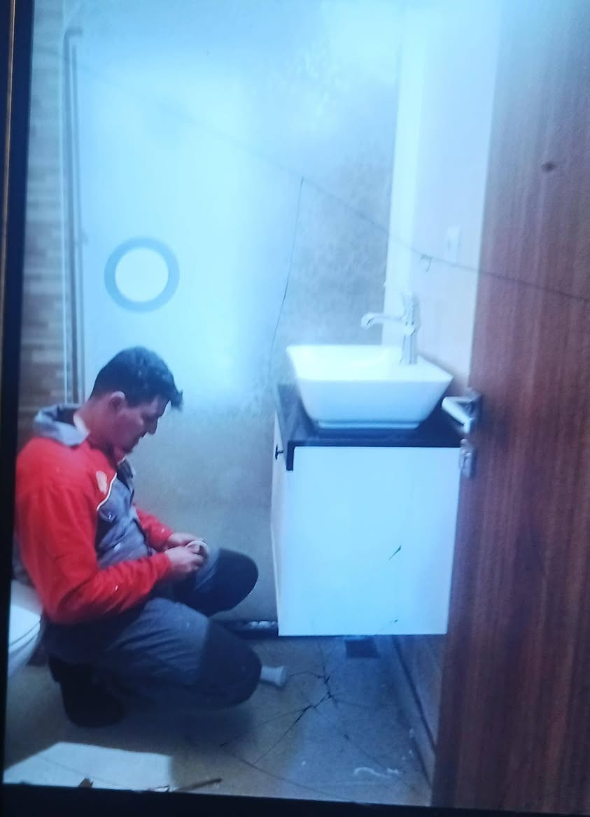 اسطه لحيم تانكي ماي ولحيم أبواب وكاف اعمل بواري وكاف كهربائية داخل سليمانيه *********** تواصل
