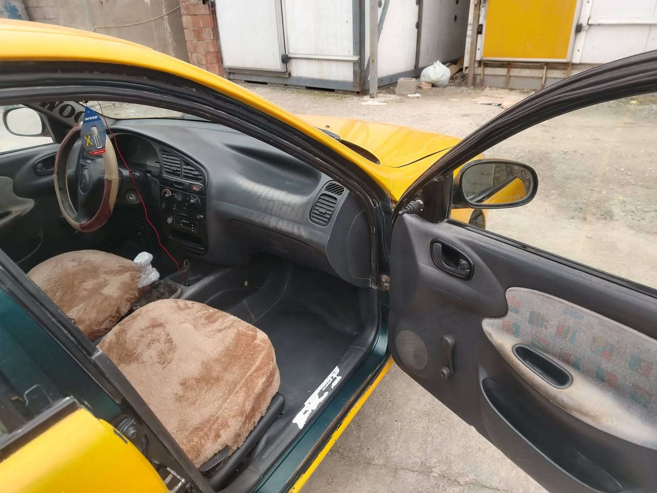 سلام علیکم  البیع اومراوسە حسب قناعە دایو لانوس مودیل 2001 شرط تحویل وكالة كوبون بنزین بی نقابة مصفر  عنوان کرکوک  سعر 26بی مجال

***********
