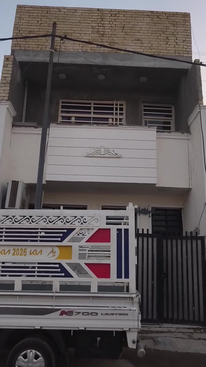 بيت 100متر مدخلين كامل وخير من الله تفاصيل اكثر اتصل ودلل للبيع او مراوس ابو دشير واني للخدمه ***********
