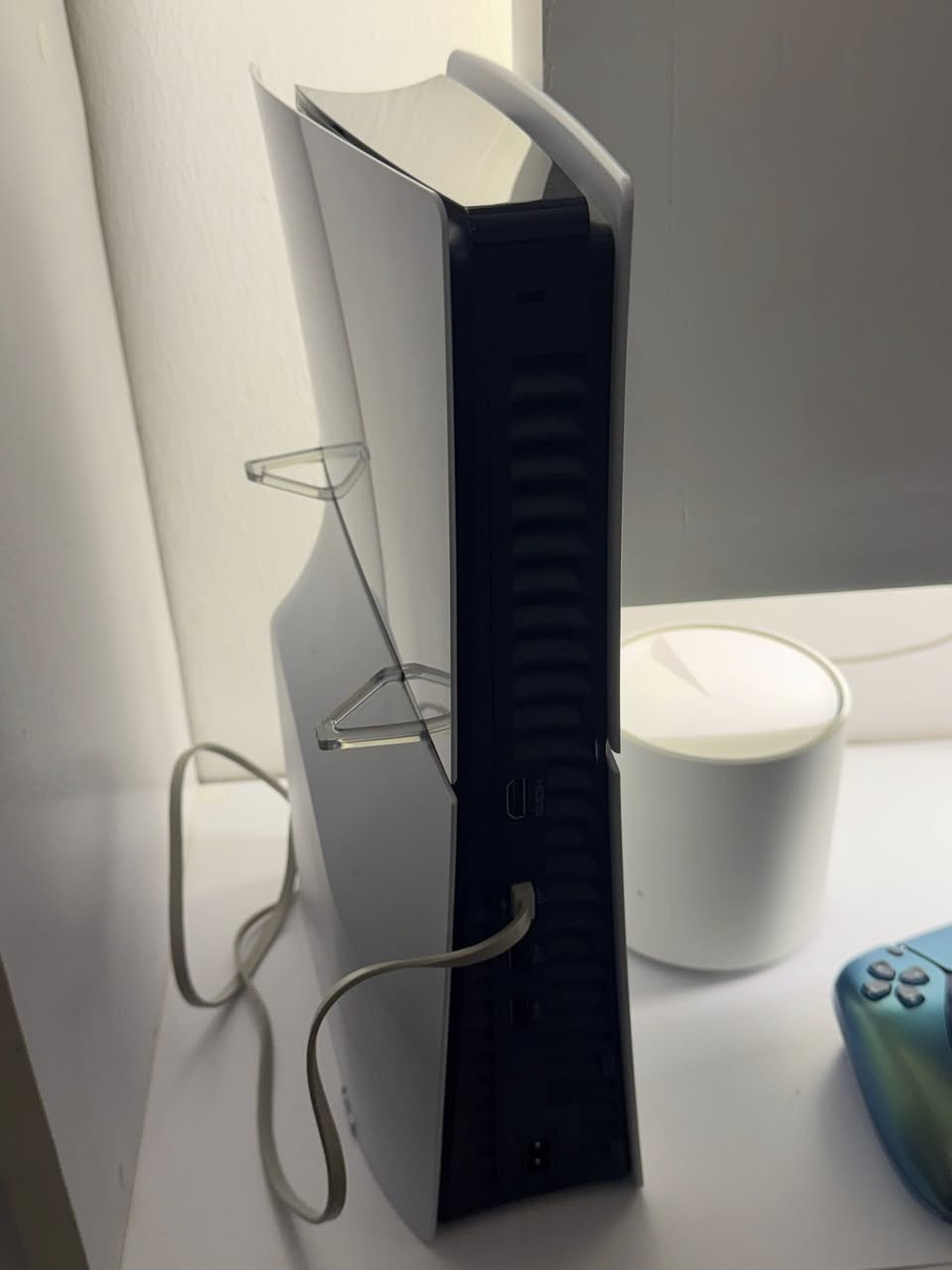 سلام عليكم بلي 5 برو للبيع مستخدم تقريبا سبوعين شخط مابي ضمان ويا يدات ثنين ويوبي اس من احسن الانواع السعر مليون وميه مكاني بغداد حي العدل ***********
