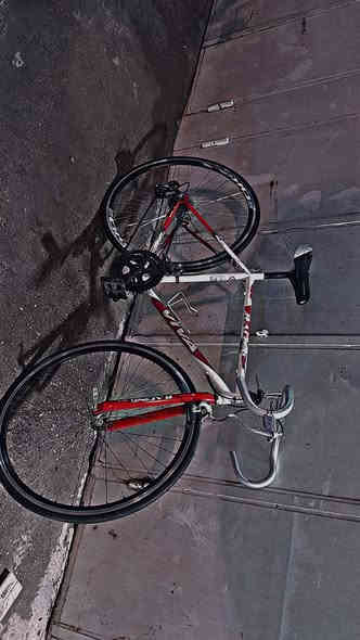 سلام عليكم بايسكل رود ابيض 130واسود 175 هاذ رقمي ***********
موجود واتساب
