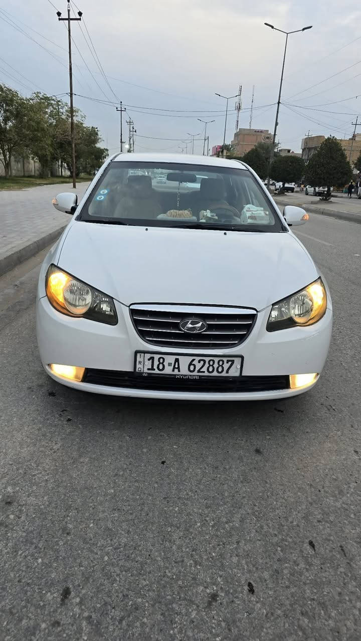 سلام عليكم النترا ٢٠١١ سياره خليجي ١٦٠٠ كير مكينه خير من الله تبريد ثلج ماعايزه ربع دينار سياره كبل للشارع مال جناي متوازي عله بيعتها للاستفسار الاتصال ***********
