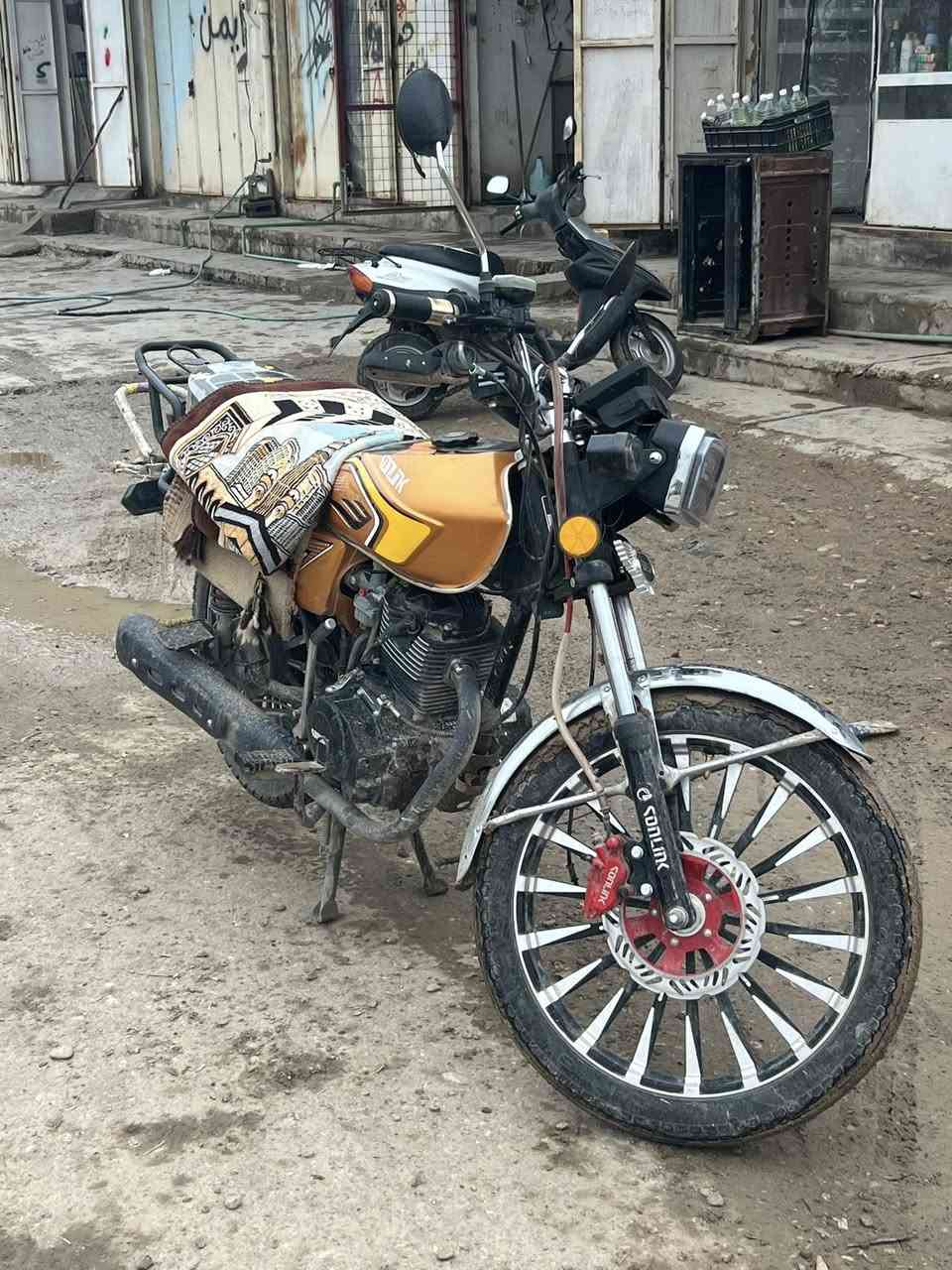 سيفان مديل ٢٥ للبيع كامل مكمل مكاني ديالى تقاطع لوجيهيه خاص مارد اتصل ع رقم ***********
