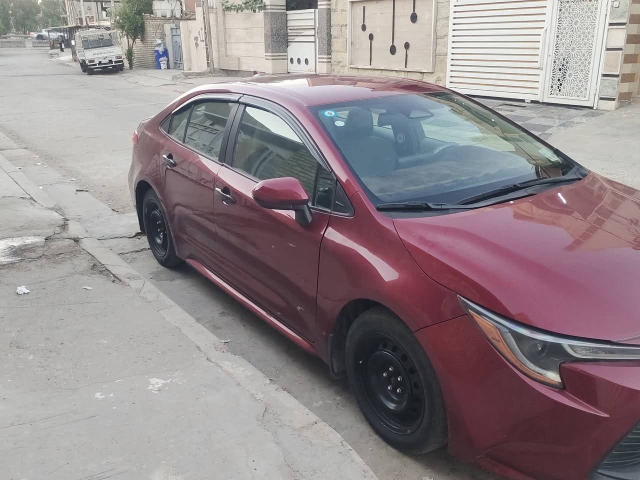 كورلا ٢٣ وارد امريكي للبيع
السياره كله على وضع الشركه من كير ومحرك وصدر  وتبريد وكهربايات 
حادثها مبين بالصور بدون ايرباك بدون شواصي بيها اربع قطع اكلير من امريكا 
رقم بغداد بسمي شرط التحويل 
السياره مواصفاتها LE معروفه 
السعر ١٣٥ وبيها مجال بسيط 
مكاني بغداد دوره 
للاستفسار الاتصال ***********
