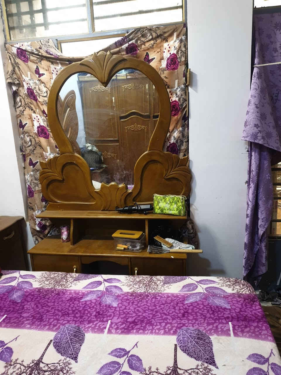 غرفت نوم البيع بعد معاها زاويه كنتوريه ما صوره غرفه مستعمله نضيفه البيع سعر 325 الف مكاني خطيب شارع خوله رقم التواصل ***********
