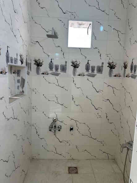 ياالله 

يوجد لدينا بيت للبيع حي ميسان قطاع 23 ركن قرب شارع الكيات مساحه 50متر يحتوي على استقبال وصاله ومطبخ وصحيات والطابق الثاني يحتوي على غرفه وصحيات صب كونكريت ارضيه بورسلين جدران سيراميك سقوف لبخ بورك 

إلسعر المطلوب 78مليون 

للاستفسار والمعلومات الاتصال بنا ع الارقام التاليه 

***********

***********

***********

او مراجعه مكتب ألروان للوساطه العقاريه والمقاولات العامه 

عنوان المكتب حي ميسان ع الشريط قرب صيدليه الشراع 

عندك بيت عرصه للبيع راسلنه وات ساب وتدلل
