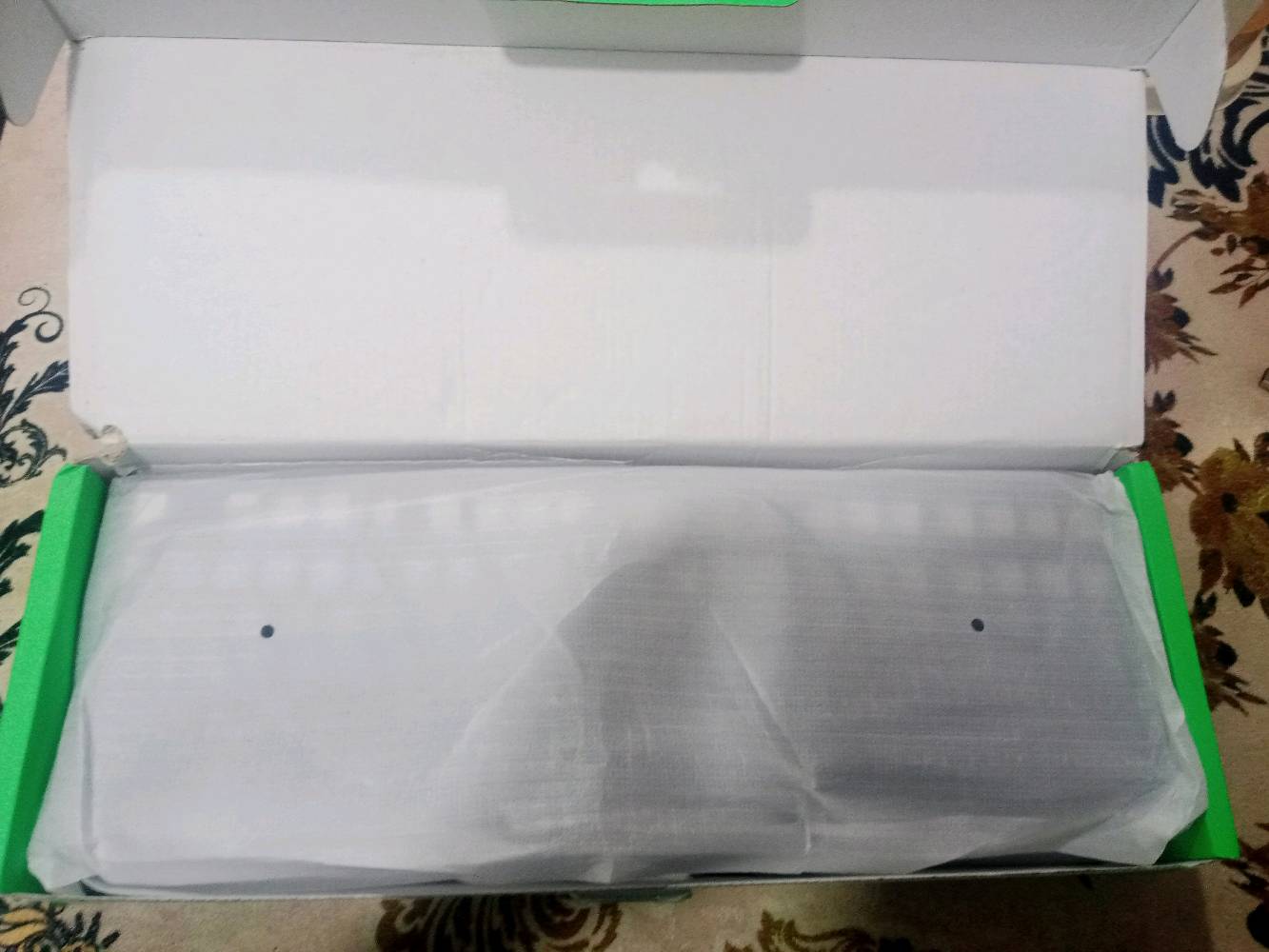 السلام عليكم  اخوان كيبورد   ميكانيكي  اخو جديد ما صارلي سبوع من اخذته  شغال. كلشي. ما بيه شخطه مابيه و سوجاته حمر. و   اخذته ب ٢٥. ابيع ب ٢٠.  توصيل. ماكو.  عنواني كربلاء. حي نصر. تريد انه اجيك تريد انته تجي. تاخذه يشتغل ---واير. و -----واير لس  --RGP و انماط هواي. بس لون واحد ابيض  حجم 100٪.