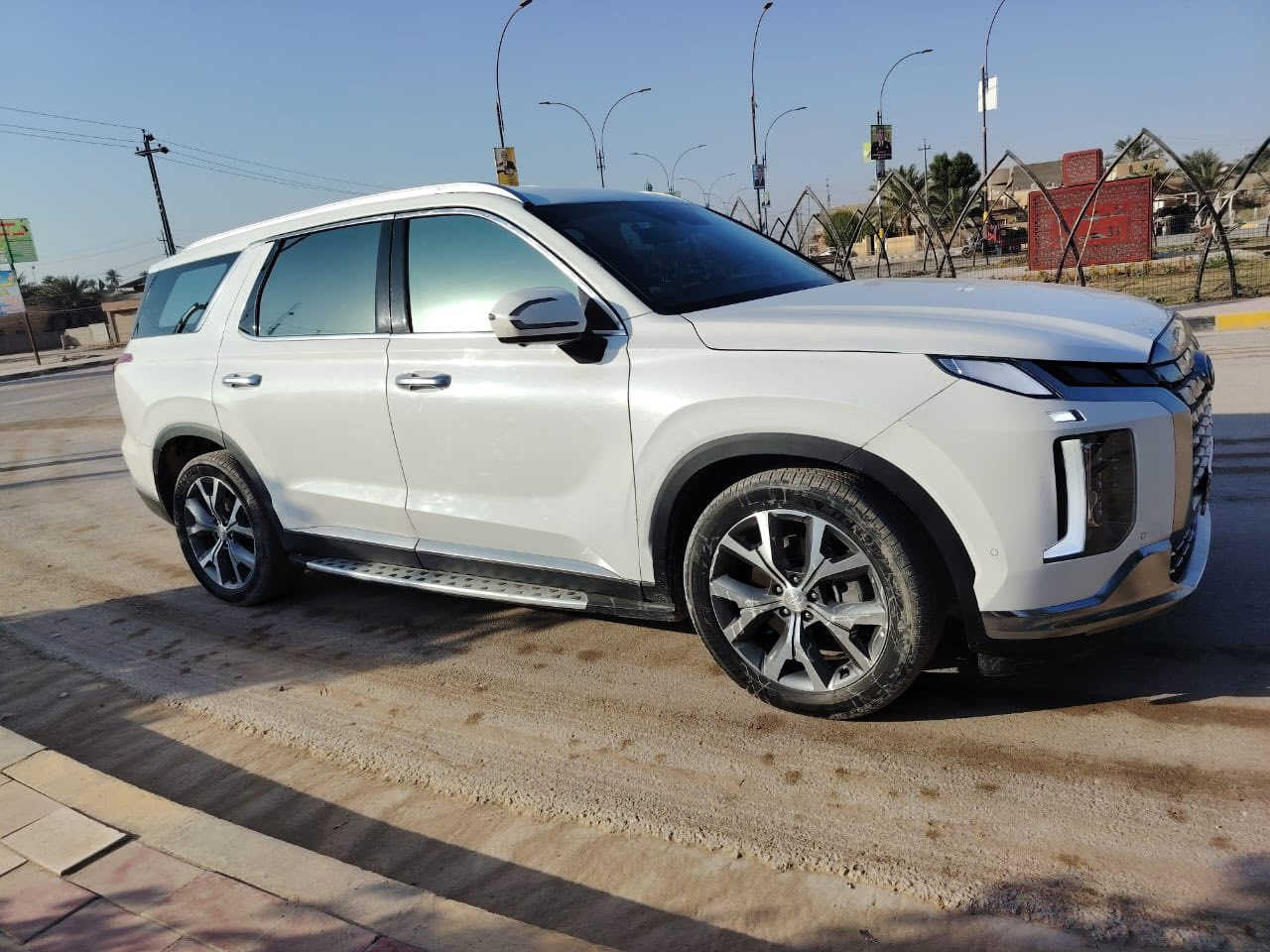 هونداي بلسايد /وارد كوري 
حره تترقم اي محافضه 

موديل 2024

مواصفات سيارة  

2-كشنات تدفئه تبريد امامي خلفي
 3-داخل ابيض 
 4- 7 راكب vip منفصل  
5-كشنات خزن كهربائي 
6- نظام صوت متكامل
7-ستيرن  تدفئه + هزاز ستيرن 
8-شفتات ستيرن مع تحكمات كاملة 
9-خمسة كامرات 360 درجة
10-كامرة دواره 
11-لايتات زينون 
12-لد خلفي 
13-اشارة بالمري 
14-بصمة 
15-بصمة ابواب 
16-سايد بريك كهربائيّ 
18-صندوق كهربائي ( بصمة ) 
18-نظام المنحدرات  
19-بردات خلفي 
20-محرك 6سلندر 3.8L 
21-تشغيل عن بعد و دخول ذكي 
22سونار موجود داخل المنشور 
23-توقف ذاكي 
24-مثبت سرعة مع مثبت مسارات 
25-تحديد مسارات متكامل 
26-رادارات امامي خلفي جانبي 
27-حساسات امامي خلفي جانبي 
28-شحن وايرليس لجميع المقاعد الامامية والخلفية
29-التبريد مركزي 3 قطع 
تبريد كفاله
مكان النجف 

السعر 195بي مجال بسيط ‭٠٧٨٦ ٩٢٢ ٤٦٢٧‬
