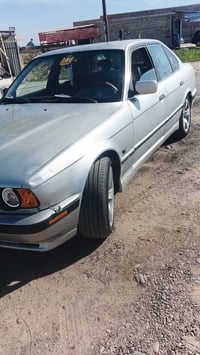 BMW موديل 1990 رقم بغداد دولي تحويل مباشر مكينه وكير جدد صدر امامي وخل...