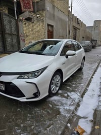 كورلة 2024 ماشية 29 الف  علامة الزركة  السعر 160  07719081057