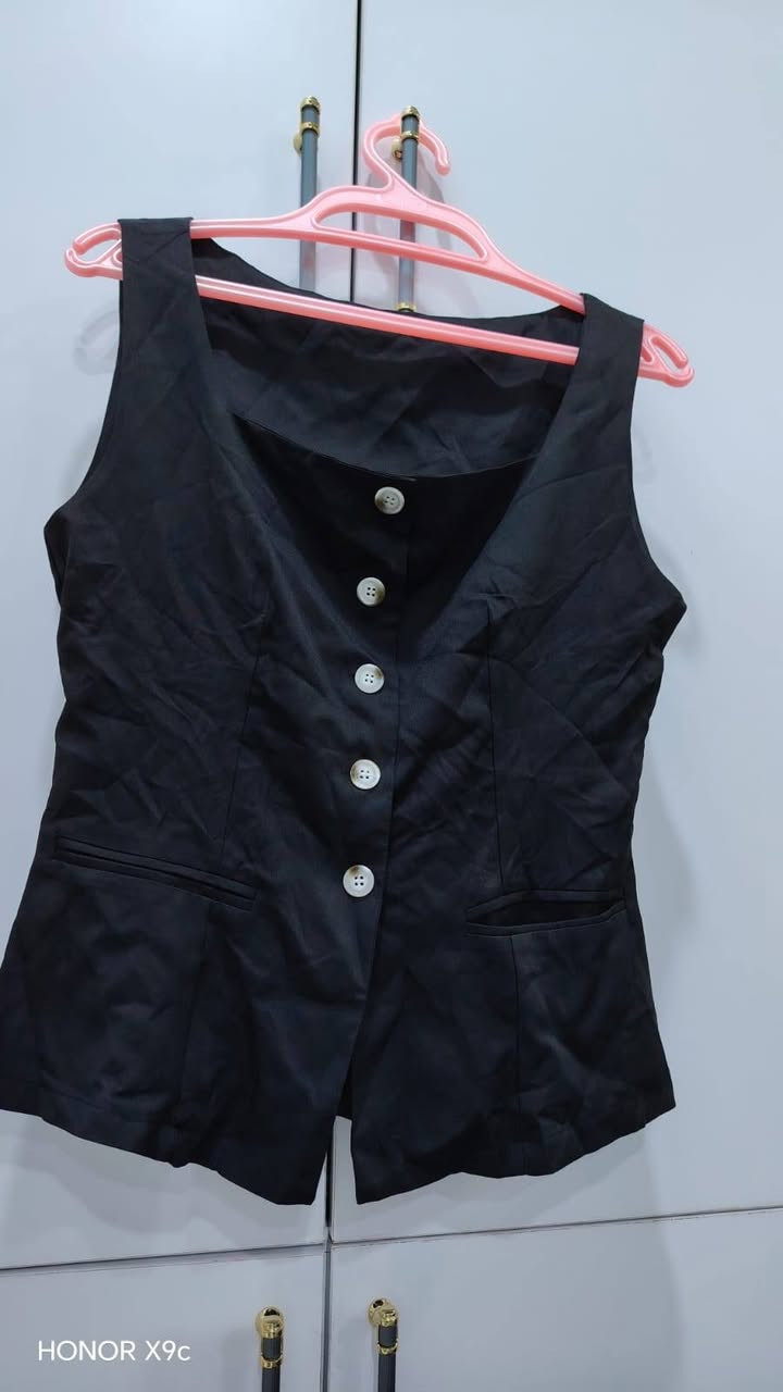 کۆمەڵێ جلی جوان و تایبەت قوماشی فول کوالێتی تەنها سێ هەزار


**إذا كنت صاحب هذا الإعلان وتريد حذفه لأي سبب، رجاءا أرسل رسالة إلى الدعم الفني**