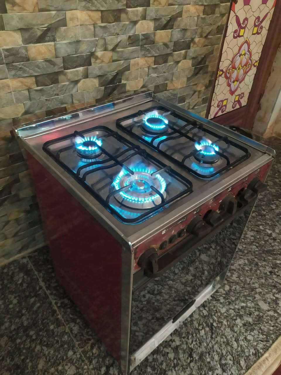 طباخ حجم 60*60 مصري نظيف جدا كله شغال عالفحص. بيه عين كبيره تيربو للبيع سعره 115 يوجد توصيل


**إذا كنت صاحب هذا الإعلان وتريد حذفه لأي سبب، رجاءا أرسل رسالة إلى الدعم الفني**