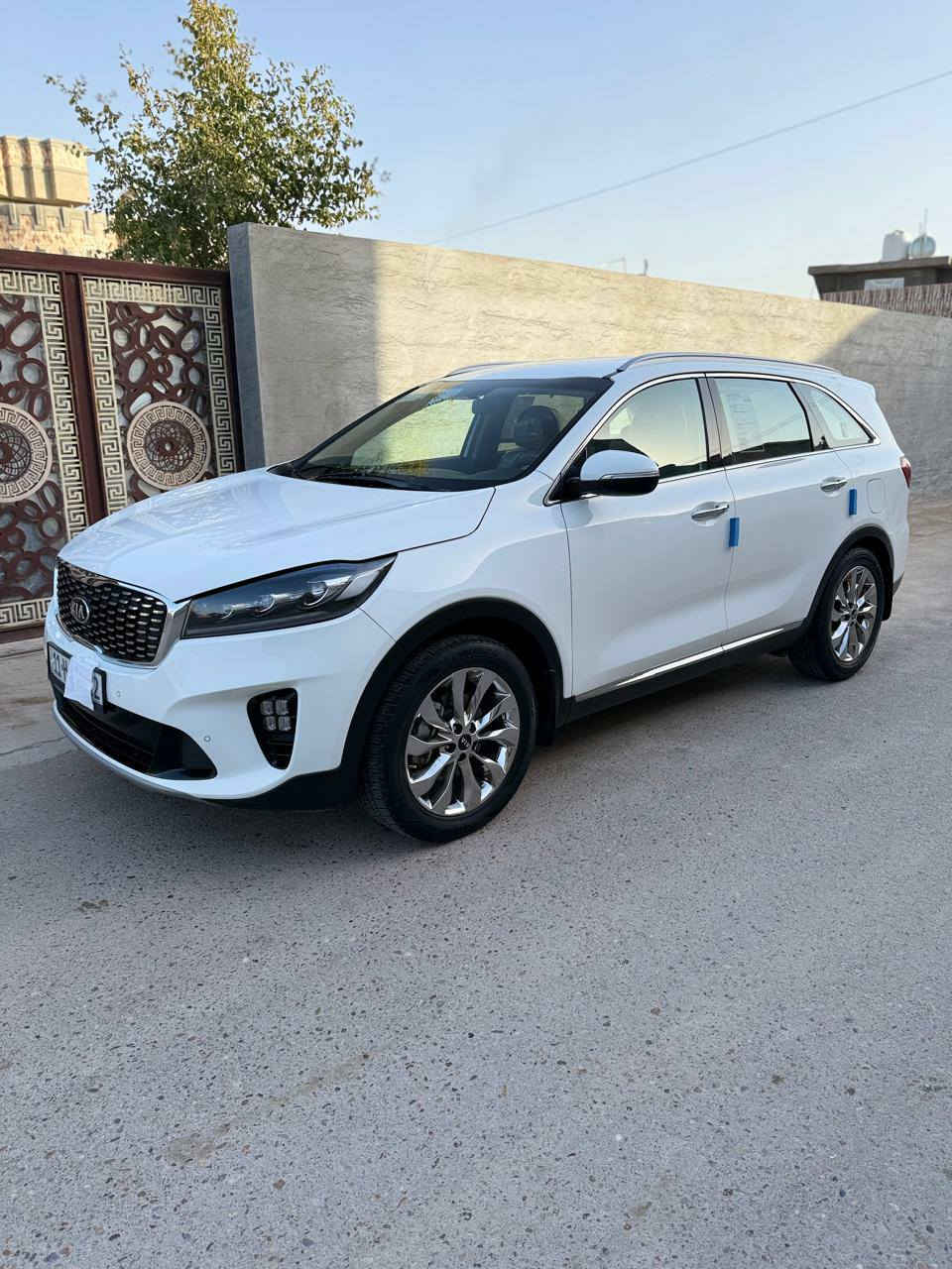 سورنتو موديل 2020  الدوليه فول مواصفات عدا الفتحه ماشيه  140  السياره جديده وحلوه كير ومحرك مكفول والكشر كما موضح بالسونار المرفق ..السعر ٢٤٢  بيها مجال حك الجيه ...اتصال ***********
