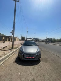 للبيع الانترا  2017 خليجي لون سلفر  رقم بغداد  بيها جاملغ  و باب  فول ...
