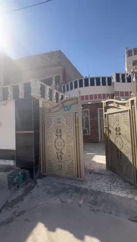 يا الله من رخصت مدير الكروب المحترم دار للبيع في مجمع فدك المشتل مقابيل المعلمين مساحة ١٣٠ غرفتين نوم تصوير واضح امامكم ولدينا عروض اخرا بسعار مناسبه في الطابو  وزراعي تجاوز ونستقبل كافت العروضات البيع والمراوس مكتب المصطفى دلال ابو علي الستفسار ***********
