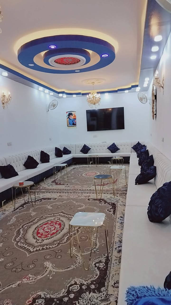 المكان ...
مركز ناحية الخيرات ( الدور )

بيت طابو صرف مساحة ٢٠٠ متر طابقين  بناء حديث سنة ٢٠٢٤ 

كونكريت مسلح + طابوق ..

الطابق الاول ...

● صالة ٥'١٣ × ٥'٥

● استقبال ١٠×٤ 

● مطبخ + حمام + تواليت + منور 

● محل تجاري صالون نسائي ٥×٣

● صحيات خارجيه 

● الطابق الثاني ...

● غرفة نوم عدد  ٢ 

● مطبخ خارجي 

● حمام + تواليت 

● صالة 

للعلم شارع ٨ متر تبليط + مقرنص + كهرباء 🔋  طوارئ + مجاري ثقيله ومياه امطار

● كافة الخدمات من دوائر دولة _ مستشفى 🏥 _ مدارس 

شغل البيت مهندس وشغل درجه اولى من كهرباء + ماء + ديكور 

بالعافيه على الشراي 

السعر بلاش ... بلاش ... 

٢٠٠ مع المجال بسيط جدا

ملاحظة 📝 

البيت مطلوب ٣٨ مليون للاسكان .... للاتصال   ***********
