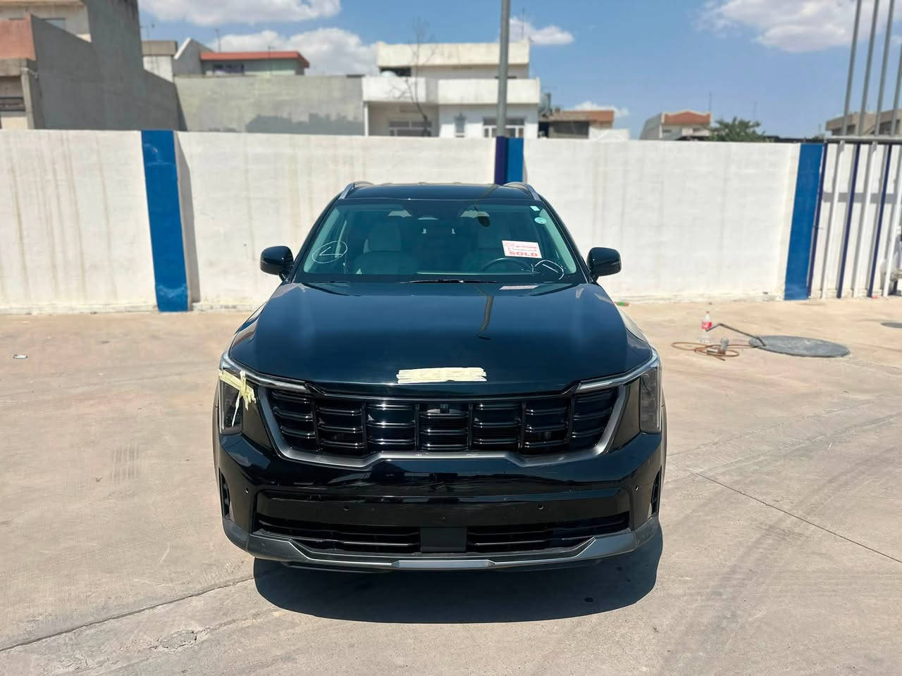 كيا سورينتو 2024
مواصفات 
شاشة
كاميرة
حساس
تحديد سرعة
تحكم ستيرن
وبعد بيها هواي مواصفات 
صبغ؛بونيد+جاملغ
بدون دواخل
بدون ايرباك
سعر؛ 225$ و بي مجال 
رقم واتساب ؛***********
سيارة موجود اربيل شارع١٠٠م داخل معارض
