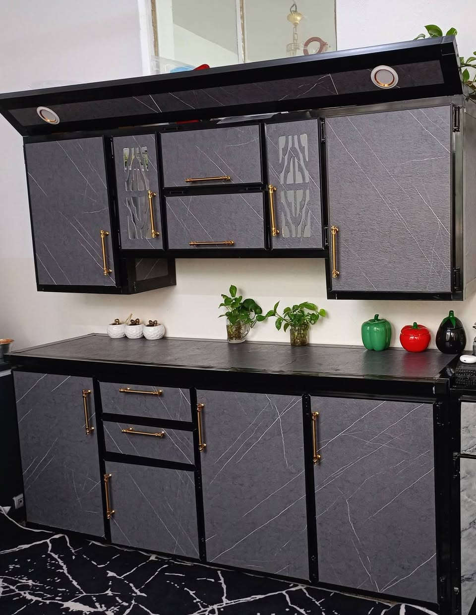 السلام وعليكم عندي غراض مستعمله للبيع وعندي سبالت طنين وعندي اشياء ونواعم هم الي ياخذ حاجه ياخذ هديه وياها مكاني بغداد ***********او مراسله الصفحه
