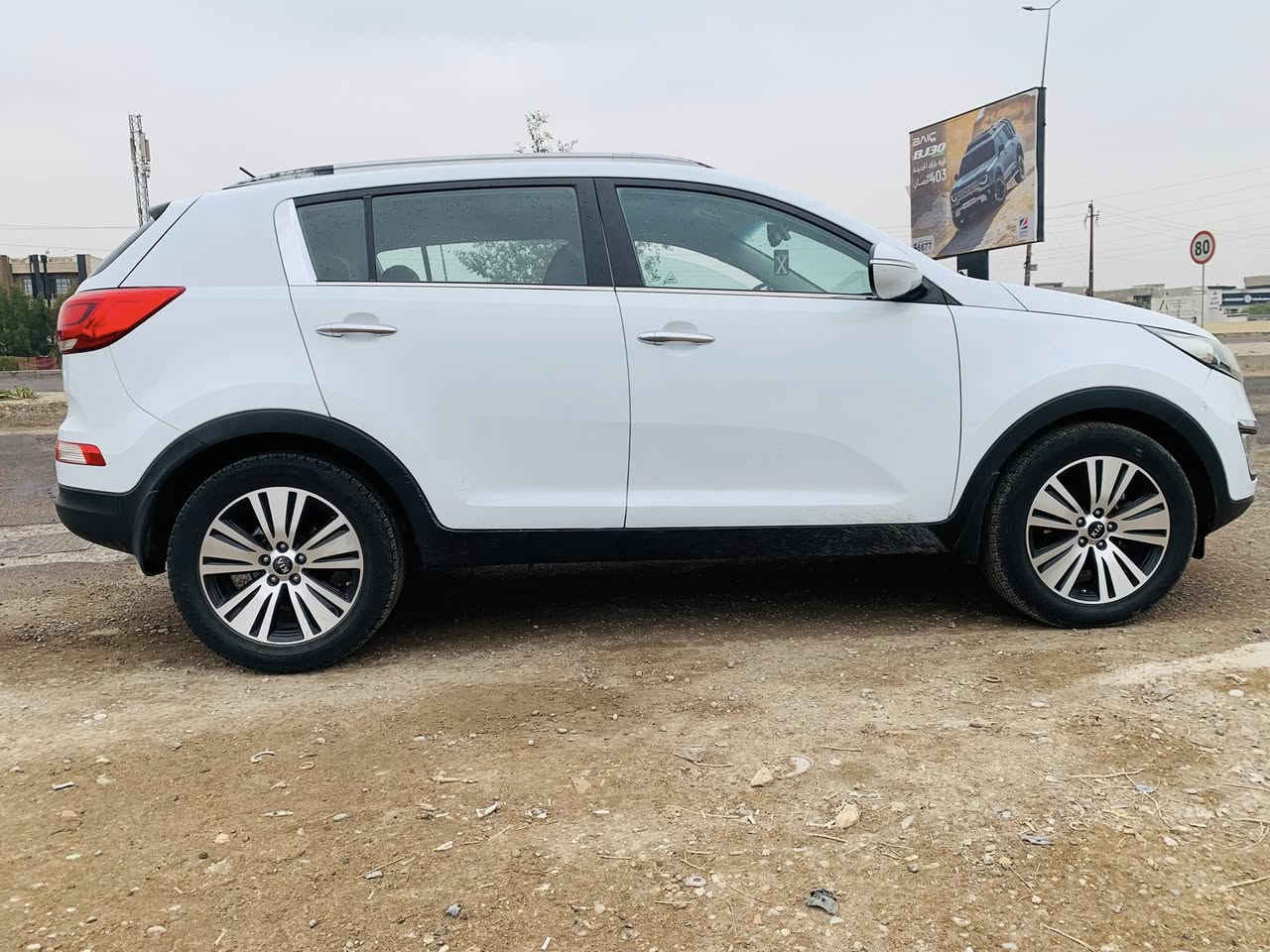 السلام عليكم سبورتج 2015 خليجي
رقم بغداد الدولي 

سياره جاهزه جديده جداً سبير الشركة

مري شفط 

كامره

 حساسات 

تحكم جهتين

  بيها اربع قطع بدون دواخل اثر شخط وموجوده صور الشخط 

مكاني بغداد /المحموديه او السيديه  

السعر :135  وبيها مجال 

للاستفسار : ‭0781 633 1874‬

‭0751 683 1871‬
