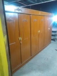 للبيع كنتور ٦ ابواب صاج  اسعر ٢٤٠ الف هاتف ٠٧٨٠٠٨٩٩٢٠٨