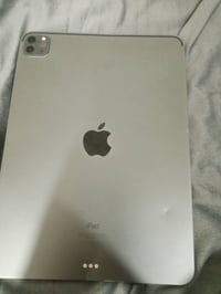 ايباد ١١ برو • ١٢٨ • شاشة كايمة