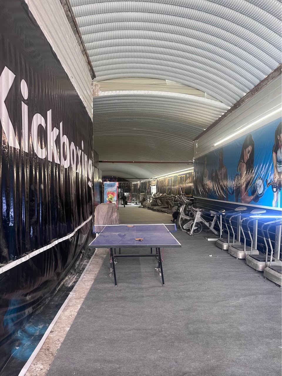 قاعة رياضية للبيع 
المساحة // 1000 م
الموقع // الجزائر شارع البستان 
مقابل حسين لانش 
تحتوي على العديد من اجهزة كمال الأجسام 
مع قاعة للكيك بوكسينغ 
تباع مع الأجهزة او بدونها
حسب رغبة المشتري 
تصلح ان تكون مطعم وكوفي

للمزيد من المعلومات يرجى الاتصال 
***********//***********
مكتب حسام للعقار والمقاولات 
أم الخيل الشارع الرئيسي مجاور هيئة النزاهة ديوانية, القادسية
