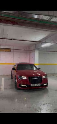 اخوان للبيع كرايسلر اوباما S امريكي ماشيه ٧٤ميل الموديل 2017 اصل فول ا...