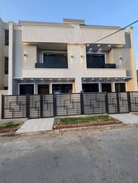 ‏#مكتب_حمــورابـي_لــوساطة_العقار  ‏ثلاث مشتملات للبيع:  ‏ الموقع : حي...