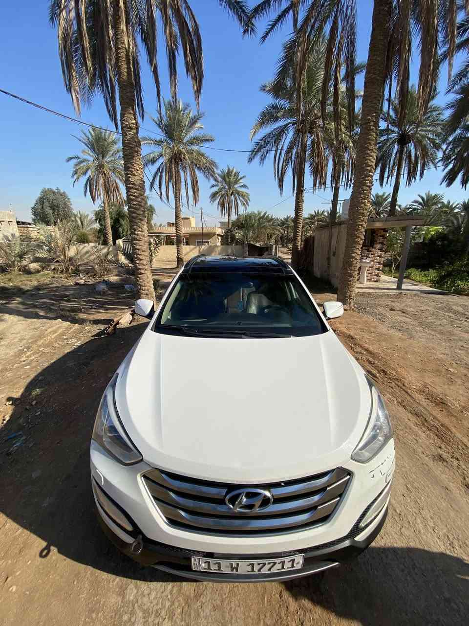 السلام عليكم 
سنتافيه للبيع موديل 2015خليجي كفاله عامه سياره بسمي فول مواصفات سبعه ركاب بنوراما كشن كهرباء سايد بريك دكمه مكينه 6سونار مرفق بلمنشور مكان بابل السعر 180.   للاستفسار ***********
