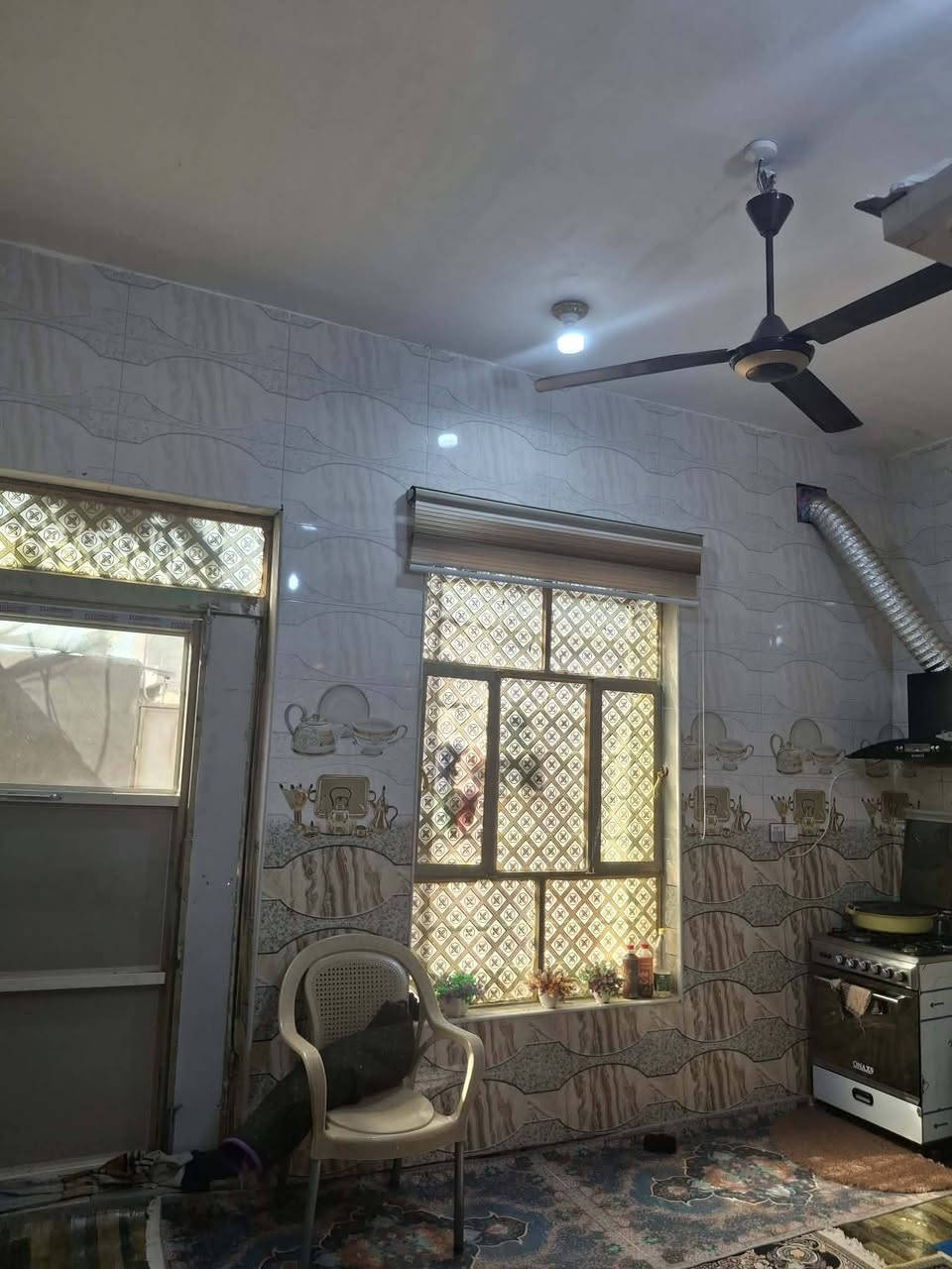 دار للبيع الموقع خلف الملعب المساحة 100 م غرفتين  مطبخ هول  صحيات داخلية وخارجية بناء طابوق عكاة  بناء  جديد  نقص بس ارضية  للا ستفسار اتصل على رقم الهاتف حــــــــــــيدر الظالمي  ***********
