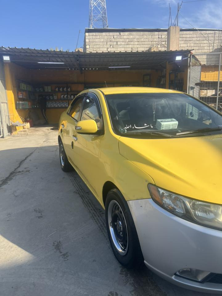 للبيع كيا فورتي 2010 رقم انكليزي نينوى بدون دواخل بدون شاصي ضربتها نص جاملغ جهة سائق من وراى والباقي سياره ليبل واحد محرك شرط كير شرط طخم شرط سياره باسمي شرط تحويل ثاني يوم ما تصرف عليها ربع دينار بوجهك على شارع السعر 96 وبيها مجال
عنوان سياره الموصل الرشيديه 
للتواصل 
كورك ***********
اسيا ***********
