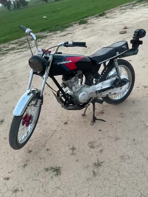 نامه حربي مكينه مفتوح من فوك بس
اخو الجديده ومكينه نشطه شرط التجربه الماطور مابي اي عيب والسعر الي يناسبك ويناسبني
تواصل واتساب اي استفسار ***********
