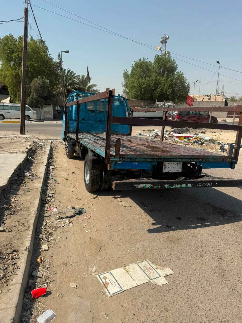 السلام عليكم
داينه ازوزه موديل 96 كير و مكينه كنتر ميسبوشي 104 توني شادهن تخم تاير برجستوم  القماره تعبانه مالته شاصي مكفول 
السعر 30 
للاستفسار *********** 
مسجله 2 طن حصتها مال الكاز 40 لتر
