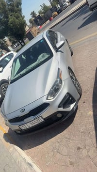 كيا فورتي موديل ٢٠٢١   بدون ايرباك  نص فول  بجم كبس   حادثها مال امريك...