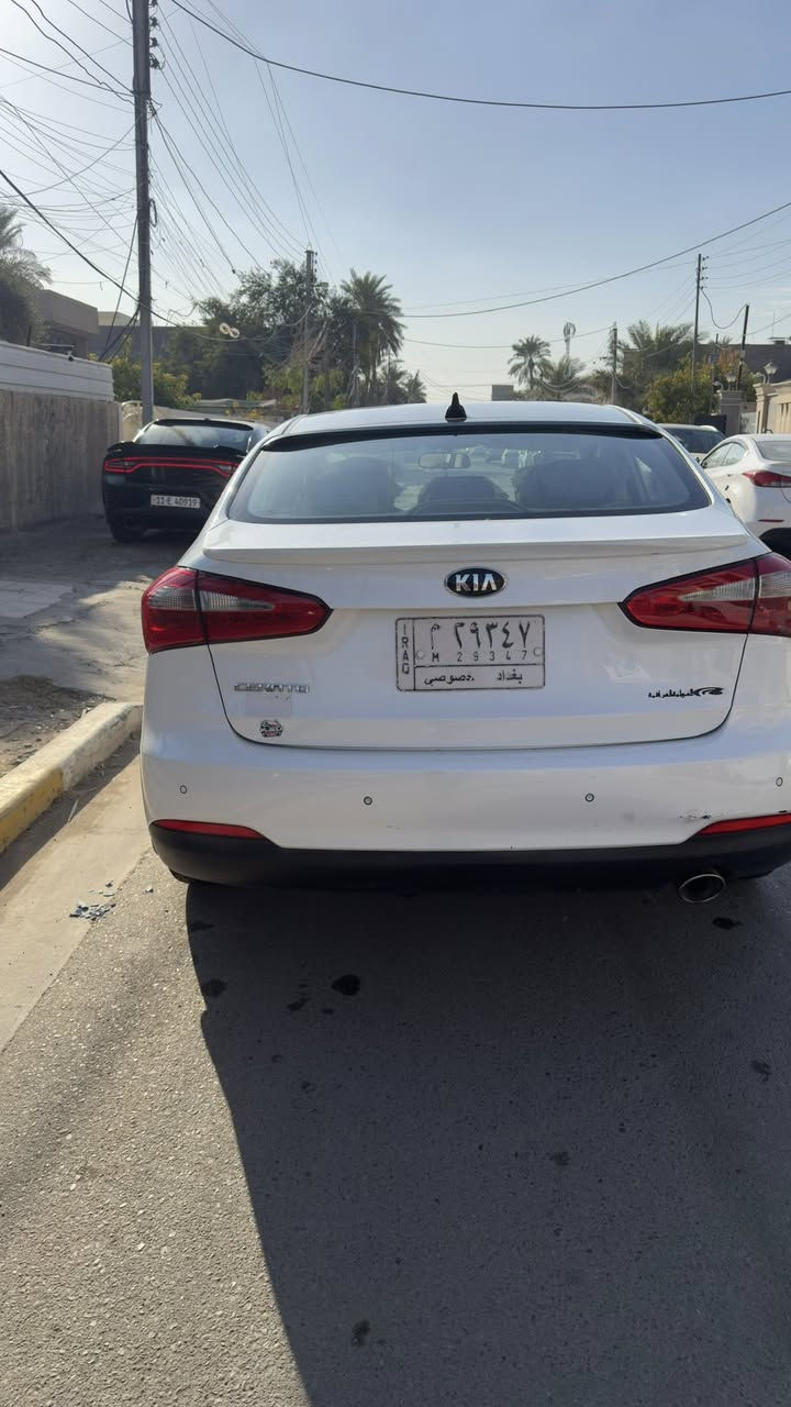 سلام عليكم
كيا سيراتو 2015 
مواصفات الشركة الدولية فول ماعدا البصمة 
السيارة نظيفه مابيها صبغ فقط بارد بالجاملغ الخلفي
السيارة ماشية 133 الف حقيقي
سعر السيارة 133 ورقة وبيها مجال بسيط
للاستفسار الاتصال على هذا الرقم ***********
المكان : بغداد السيدية
