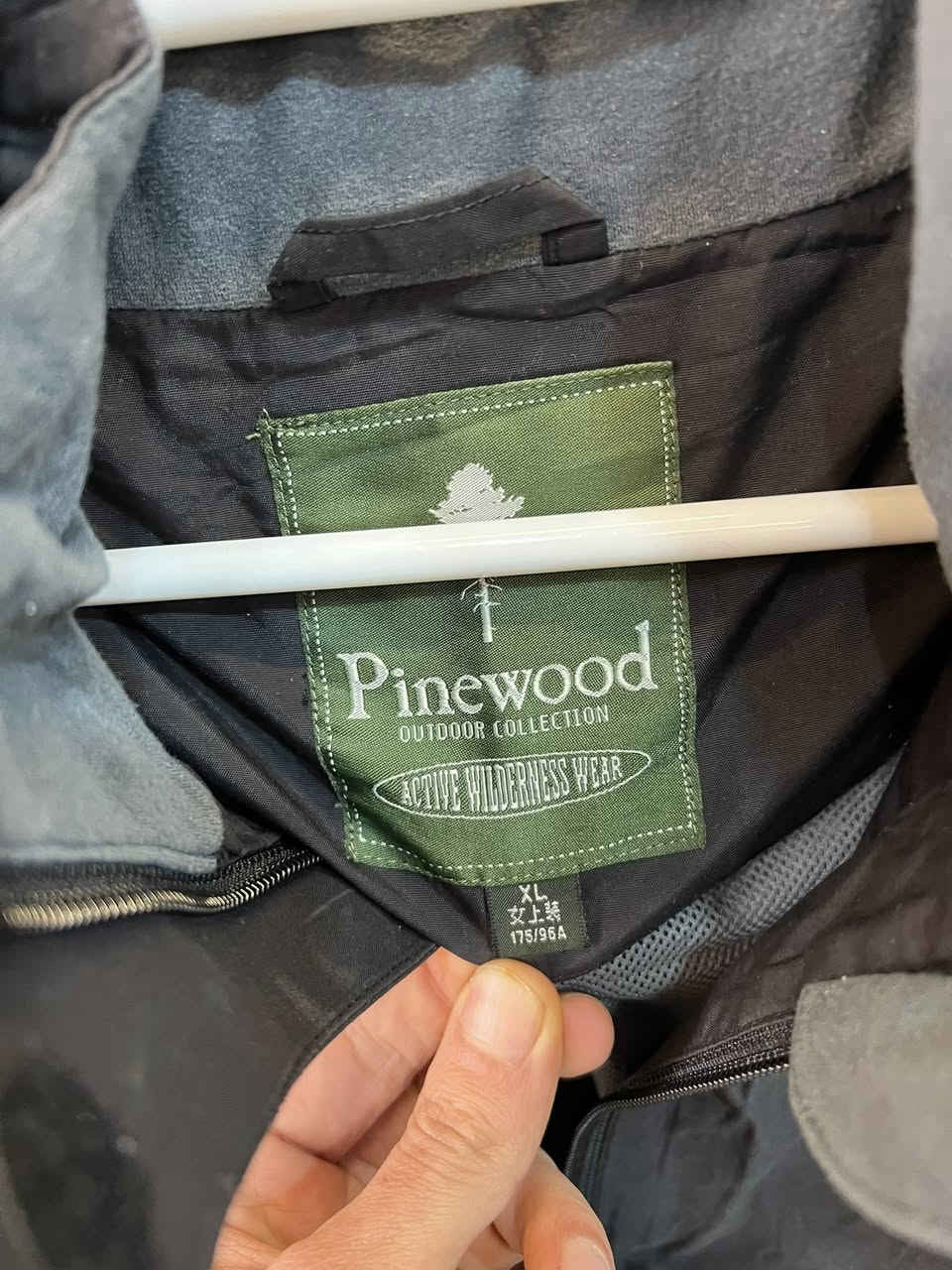 pinewood
size _S_M
orginal
نظافە%85
توصیل جمع
بالە مستخدم 
وزن_60_70


**إذا كنت صاحب هذا الإعلان وتريد حذفه لأي سبب، رجاءا أرسل رسالة إلى الدعم الفني**