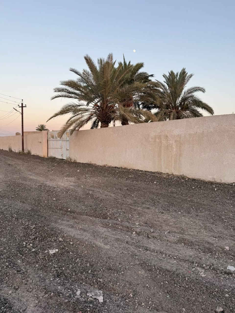 🚨 فرصة استثمارية مميزة في بغداد 🚨
📍 أبو غريب – عكركوف قرب تقاطع الشيحة - الشارع العام ركن

✅ دونمين ملك صرف (سند مستقل)
✅ واجهة 70م
✅ مساحة الدونمين 5000متر 
✅ موقع حيوي وقريب من مجمع أسد بابل
✅ مناسب للمزارع العائلية، الشاليهات، أو المشاريع الاستثمارية

***********
📞 للتفاصيل والاستفسار يرجى التواصل معنا.
