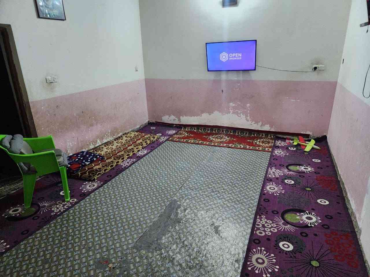 بيت مساحه 200 متر
موقعه كوت حي جهاد 
نهاية سوق حي جهاد  مجاور حسينية ائمة البقيع 
تواصل وستفسار 
***********
