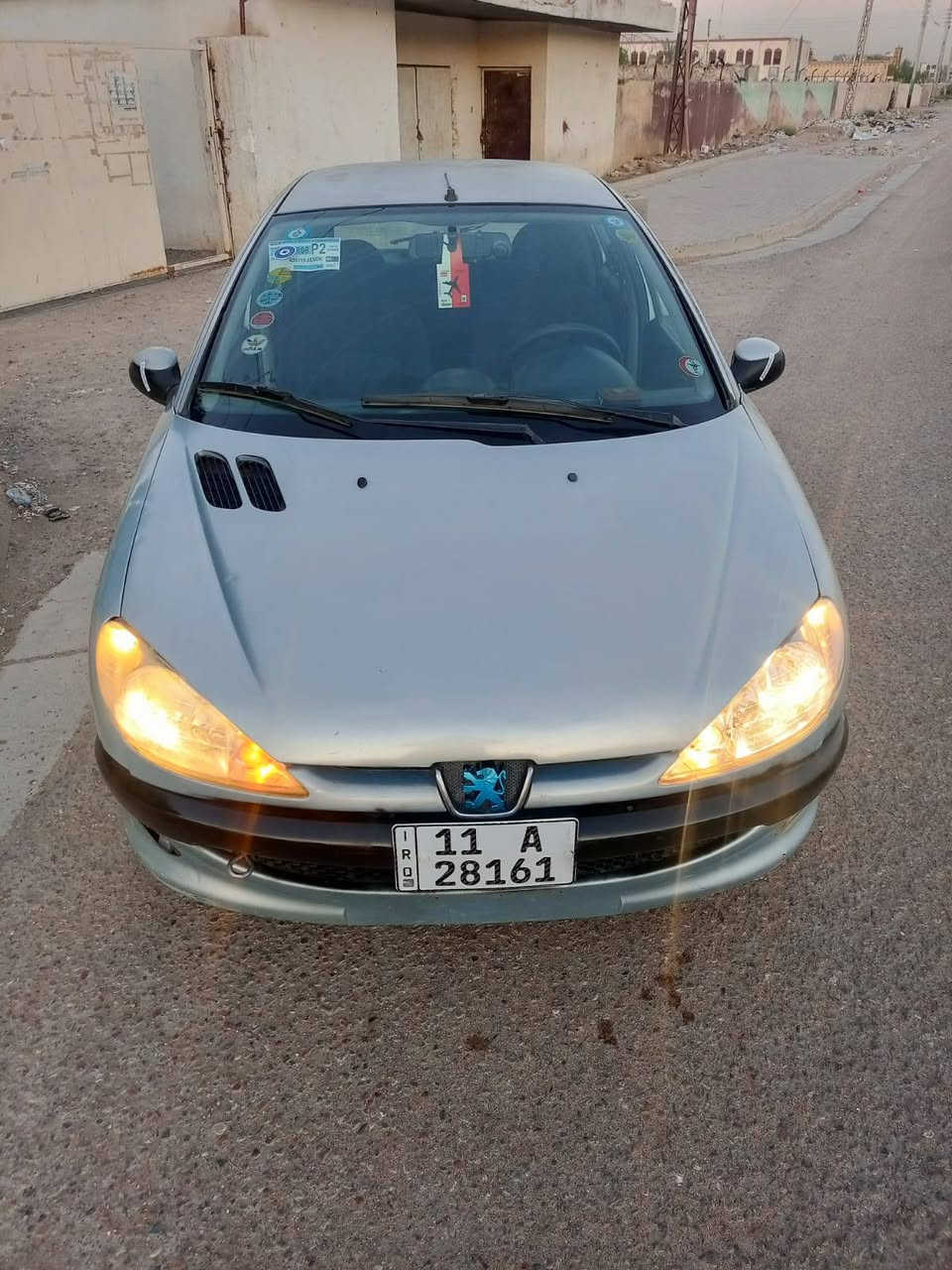 بيجو اصل فرنسي ٢٠٦موديل  ٢٠٠٧ اوتوماتيك 
رقم بغداد انكليزي شرط التحويل ثاني بسمي هزه جديده 
فقط تحويلك 65 الف 
 هاج باك لون رصاصي سياره بلاديه صدر امامي خلفي جديد 
تخم تاير جديد كهربائيات جاهزه دواخل بلاد 
سياره كشرهه موضح بصور 
جام كهرباء  
سنتر لك 
جاهزه گير مكينه تبريد ثلج
رقم انگليزي بغداد بأسمي تحويل
 ثاني يوم .العنوان بغداد الكرخ .البياع.  
  السعر 43 وبيهه مجال لشراي 
تراي السياره يخبل ناعمه بشكل وبلعافيه على الي ياخذهه 
الهاتف. ***********
